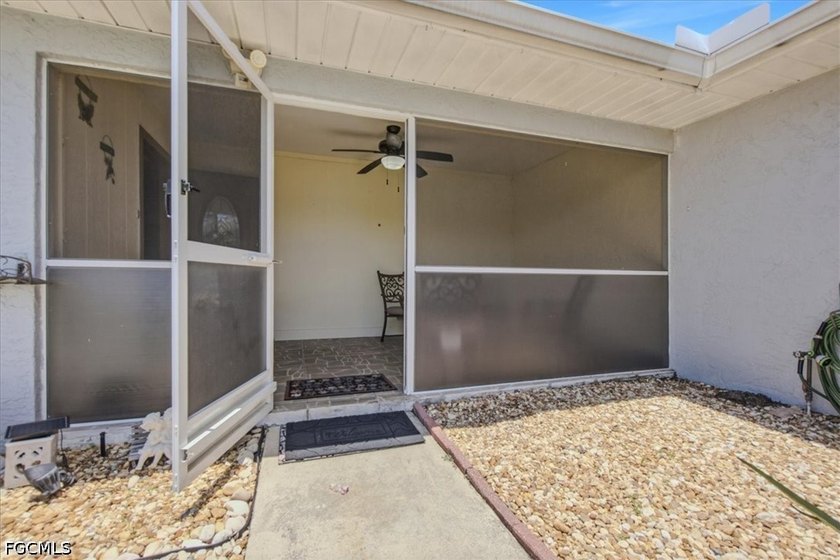 **LOCATION, LOCATION, LOCATION!** Perfectly positioned in the - photo 12