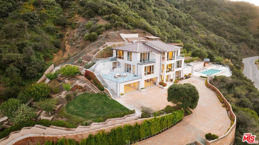 Perched on a private promontory deep within the Santa Monica - photo 22