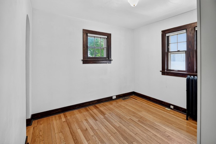 AUTHENTICALLY CHARMING DOWNTOWN HIDEOUT - Walk to everything and - photo 25