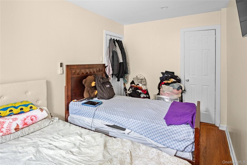 Investor opportunity in the heart of Throggs Neck! Welcome to - photo 32