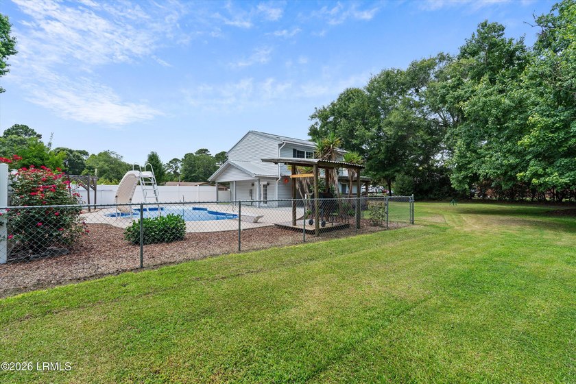 Nestled on nearly an acre in the established Pinewood community - photo 33