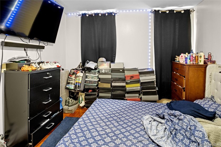 Investor opportunity in the heart of Throggs Neck! Welcome to - photo 34