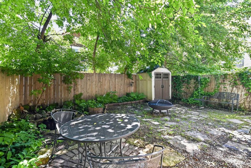 AUTHENTICALLY CHARMING DOWNTOWN HIDEOUT - Walk to everything and - photo 38