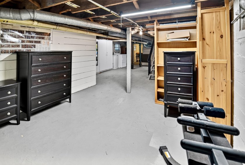AUTHENTICALLY CHARMING DOWNTOWN HIDEOUT - Walk to everything and - photo 43