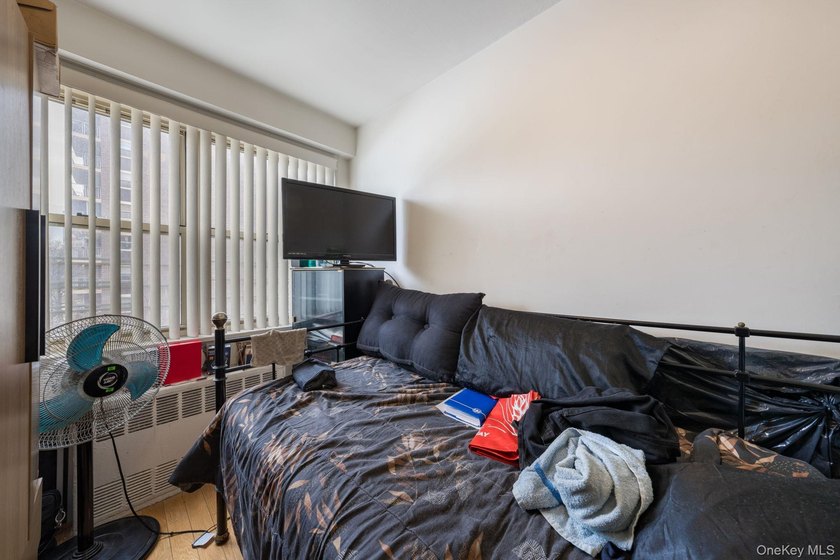 Welcome to this comfortable and conveniently located residence - photo 6