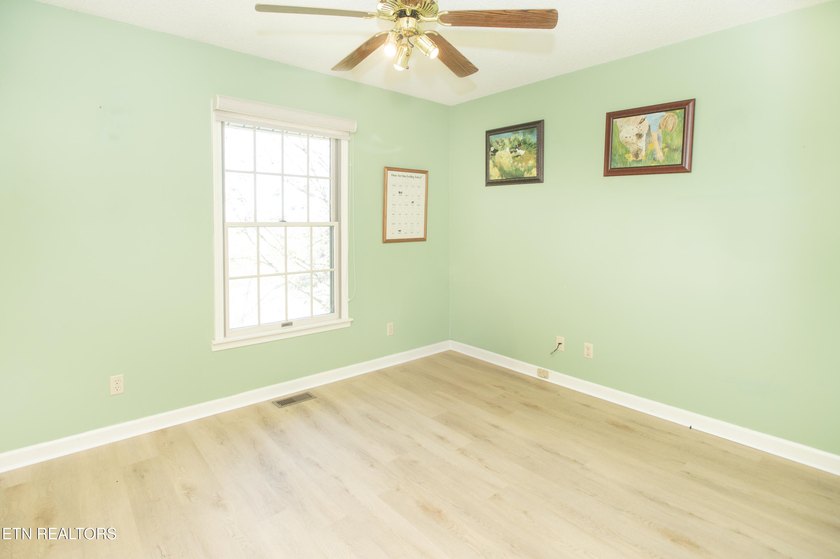 Enjoy breathtaking mountain views from all primary living areas - photo 15