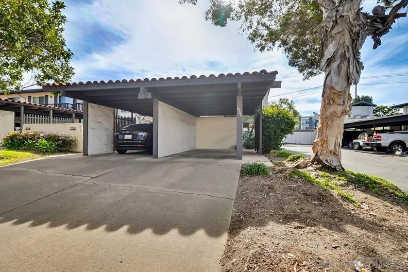 Rare opportunity to own a sun drenched end unit in the highly - photo 22