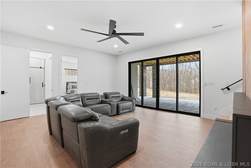 Welcome to your new modern retreat in Porto Cima. This stunning - photo 37