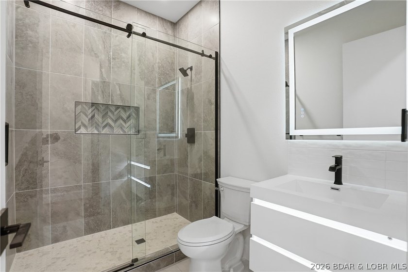 Welcome to your new modern retreat in Porto Cima. This stunning - photo 44