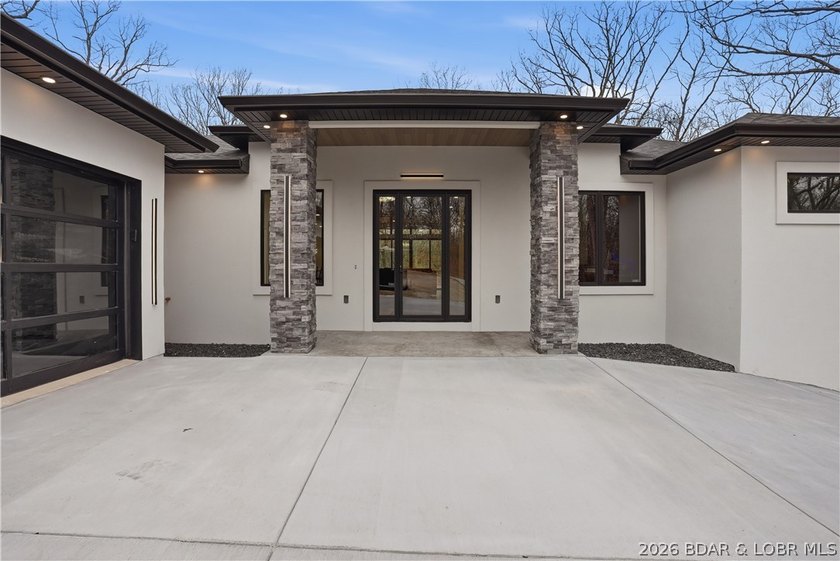 Welcome to your new modern retreat in Porto Cima. This stunning - photo 50