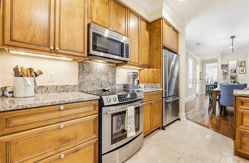 Luxury Lady's Island condominium in the highly sought-after - photo 15