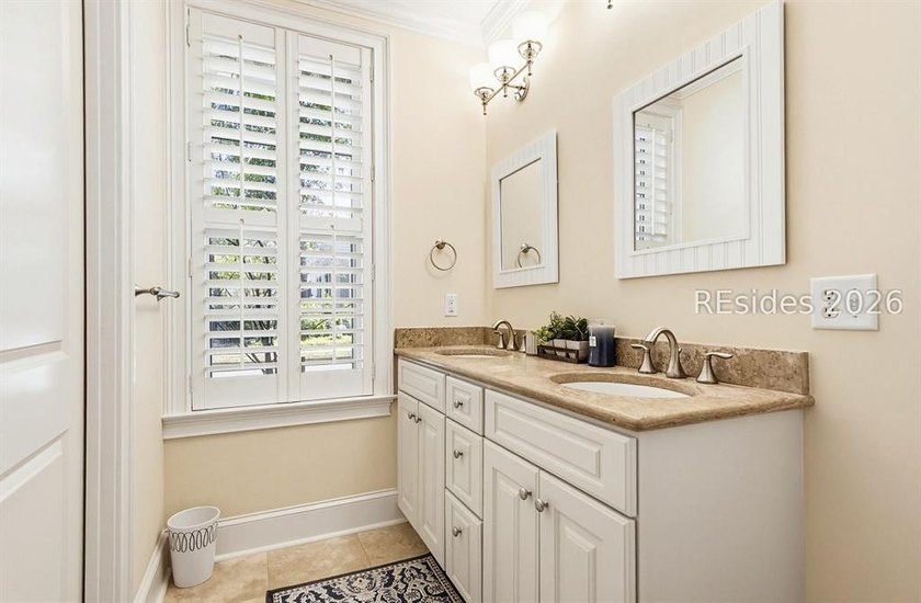 Luxury Lady's Island condominium in the highly sought-after - photo 21