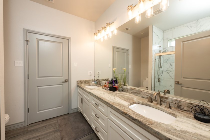 DISCOVER CASUAL, ELEGANT LAKE LIVING WITH THIS BEAUTIFULLY - photo 24