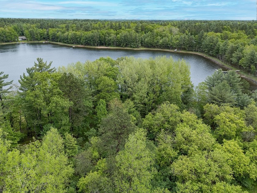 Discover the perfect Northwoods escape on beautiful Bayer Lake - photo 24