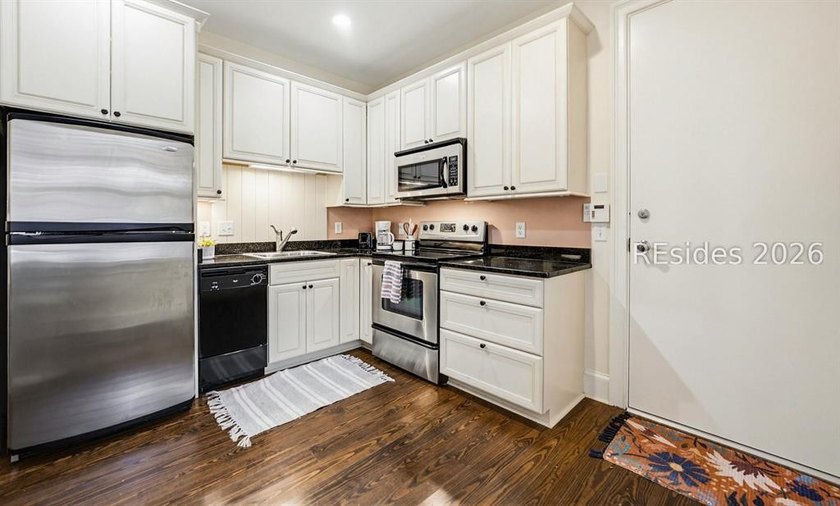 Luxury Lady's Island condominium in the highly sought-after - photo 28