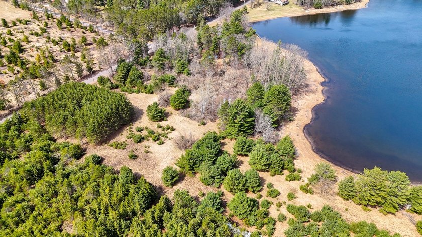Discover the perfect Northwoods escape on beautiful Bayer Lake - photo 31