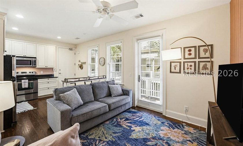 Luxury Lady's Island condominium in the highly sought-after - photo 31