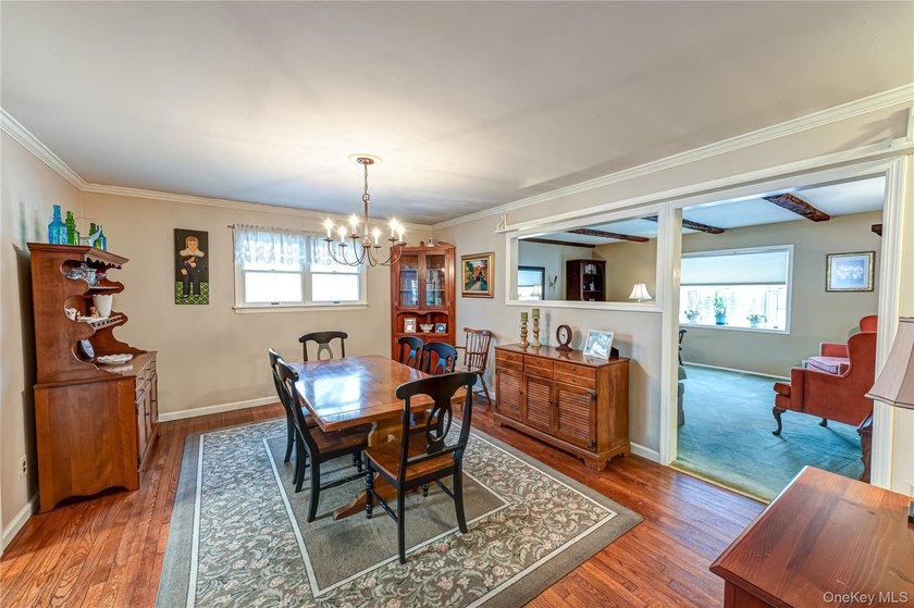 Meticulously maintained with pride of ownership, this sun - photo 8
