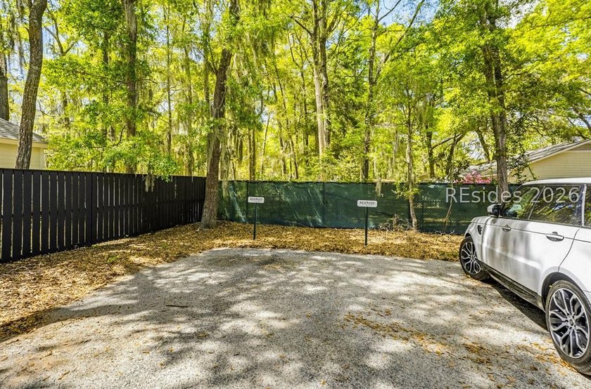 Luxury Lady's Island condominium in the highly sought-after - photo 44