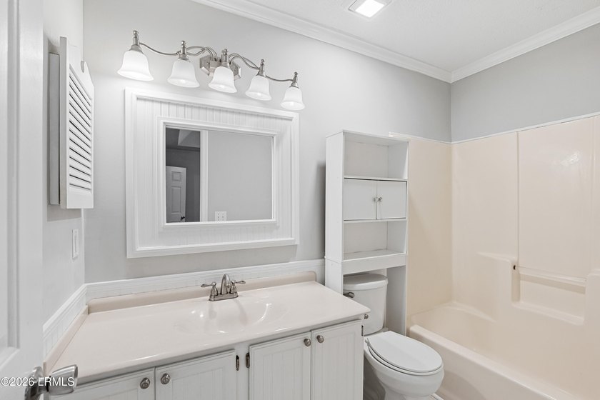 Welcome to 20 Cedar Crest Circle! A well-maintained single-story - photo 13