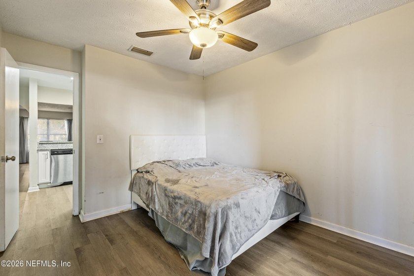 No HOA or CDD and ready to move in. This townhome has vinyl - photo 15
