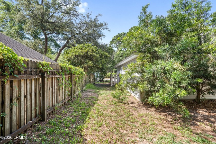 Welcome to 20 Cedar Crest Circle! A well-maintained single-story - photo 27