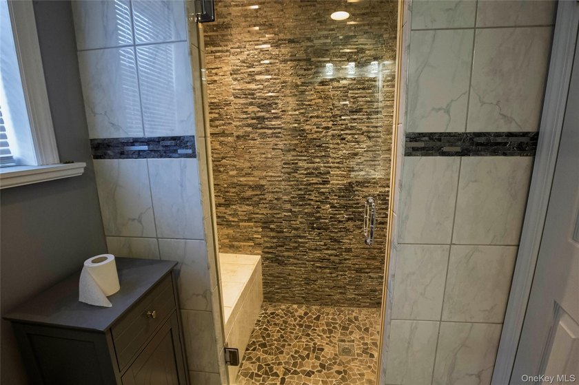 Here is a rare opportunity to own a well-cared for duplex - photo 11