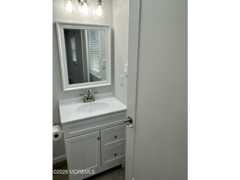 Exquisitely maintained multi-use property in Toms River. Fully - photo 12