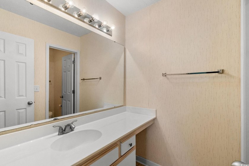 This beautiful 2 bedroom 2 bath undated unit in the gated - photo 20