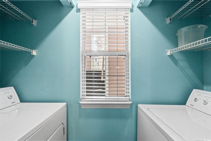 This beautiful 2 bedroom 2 bath undated unit in the gated - photo 24