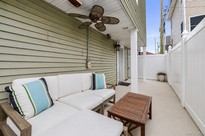 Experience the best of coastal living in this beautiful 2015 - photo 28