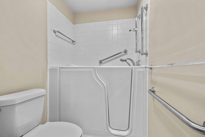 Come enjoy easy living in this well-maintained and updated - photo 31
