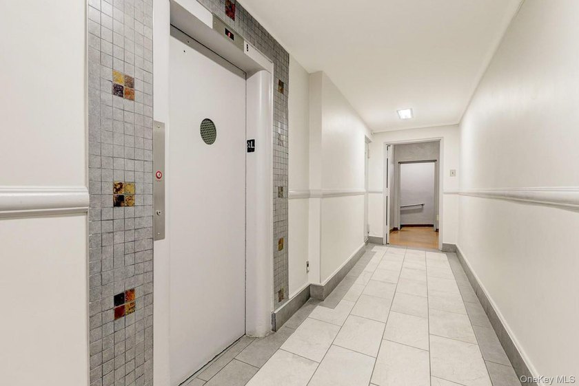 Discover a rare junior 4 converted into a 2-bedroom apartment - photo 6