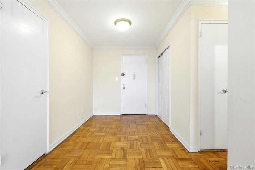 Discover a rare junior 4 converted into a 2-bedroom apartment - photo 7