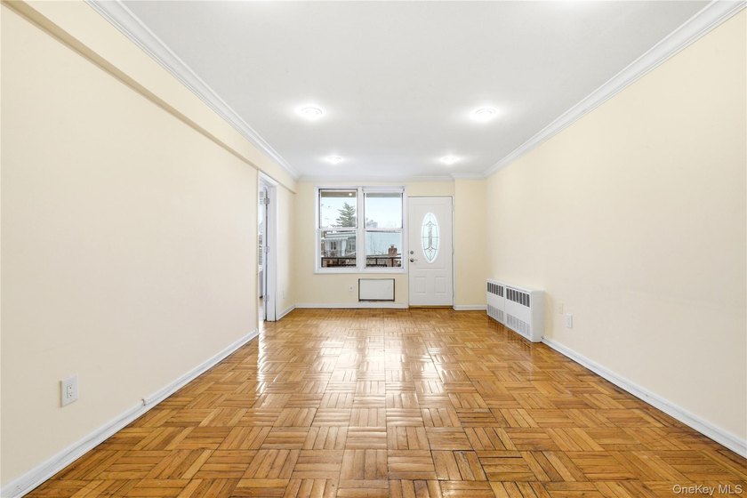 Discover a rare junior 4 converted into a 2-bedroom apartment - photo 9