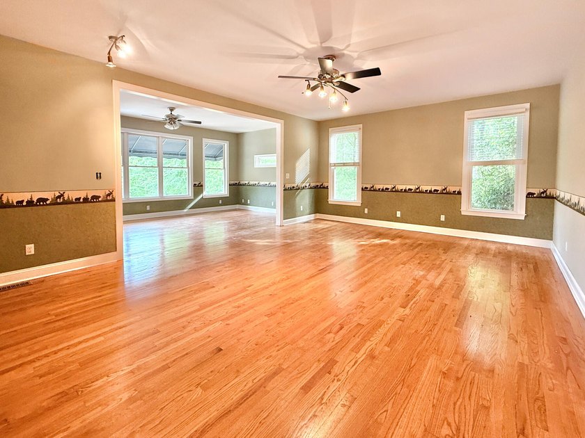 Welcome home to your peaceful, private retreat on 8.25 acres - photo 32