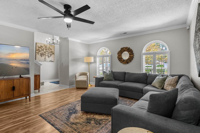 Welcome to 1418 Cane St. #4, a charming 3-bedroom, 2-bath - photo 11