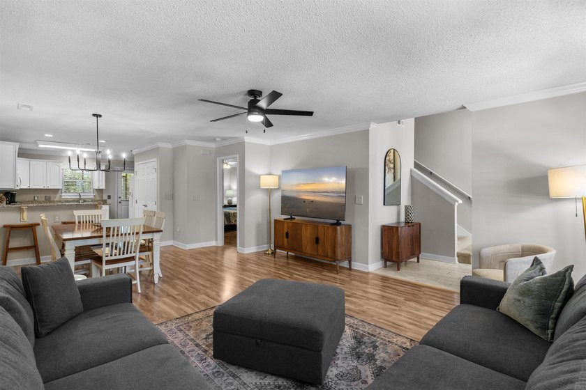 Welcome to 1418 Cane St. #4, a charming 3-bedroom, 2-bath - photo 12