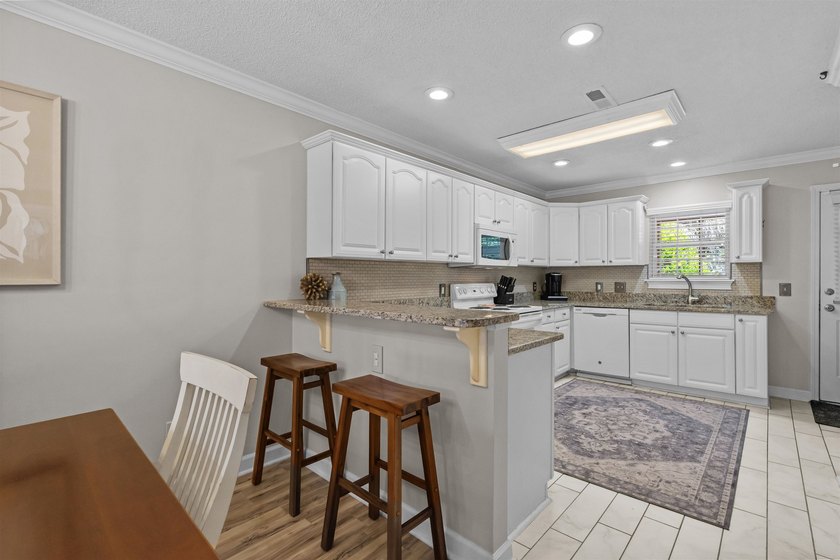 Welcome to 1418 Cane St. #4, a charming 3-bedroom, 2-bath - photo 20