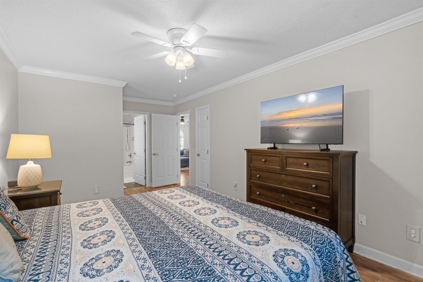 Welcome to 1418 Cane St. #4, a charming 3-bedroom, 2-bath - photo 25