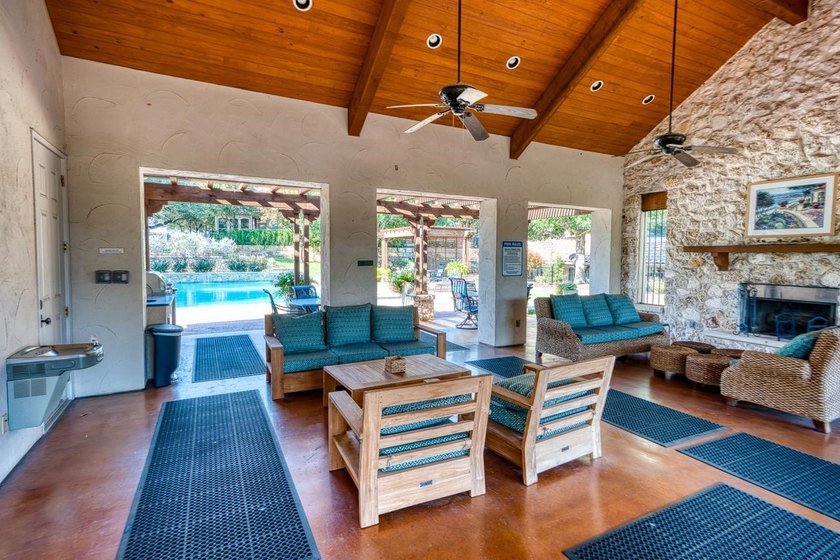 Don't miss this beautiful 2-bedroom, 2-bathroom townhome in the - photo 27