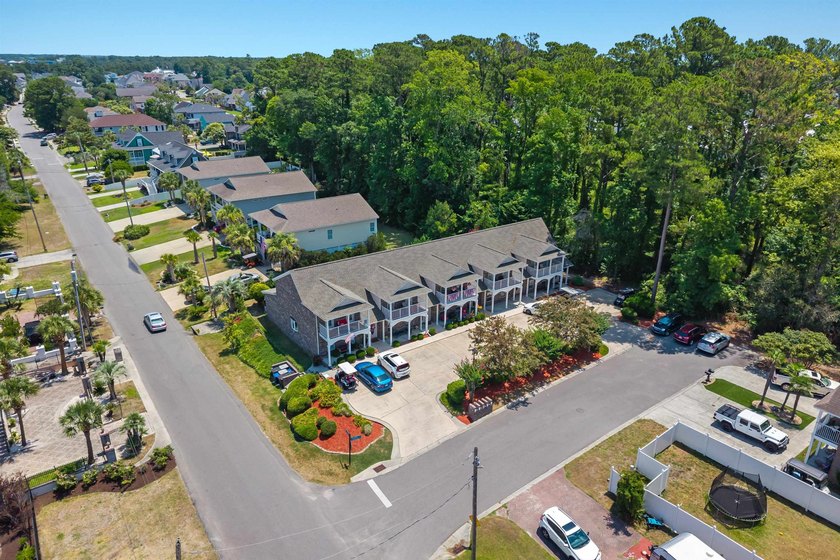 Welcome to 1418 Cane St. #4, a charming 3-bedroom, 2-bath - photo 42