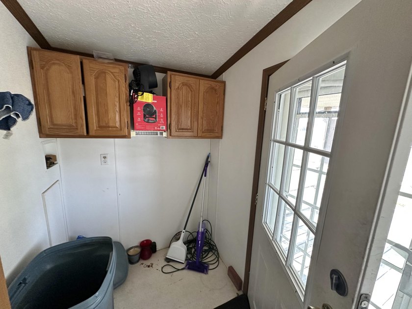 Welcome to this inviting single-story home, perfectly situated - photo 11
