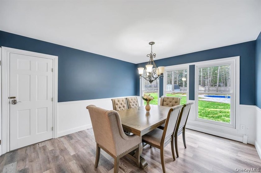 Magnificent updated and expanded Colonial offering 5 bedrooms, 3 - photo 21