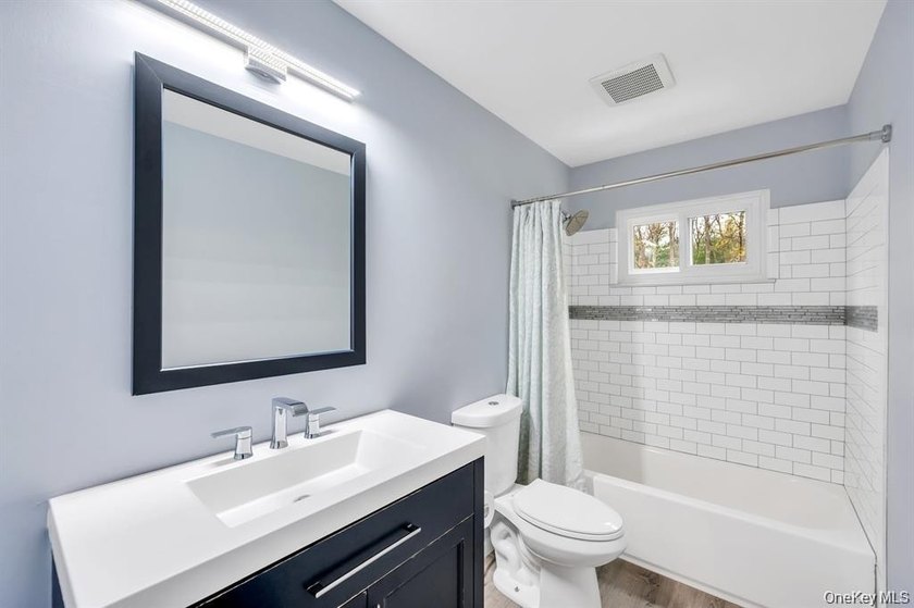 Magnificent updated and expanded Colonial offering 5 bedrooms, 3 - photo 37
