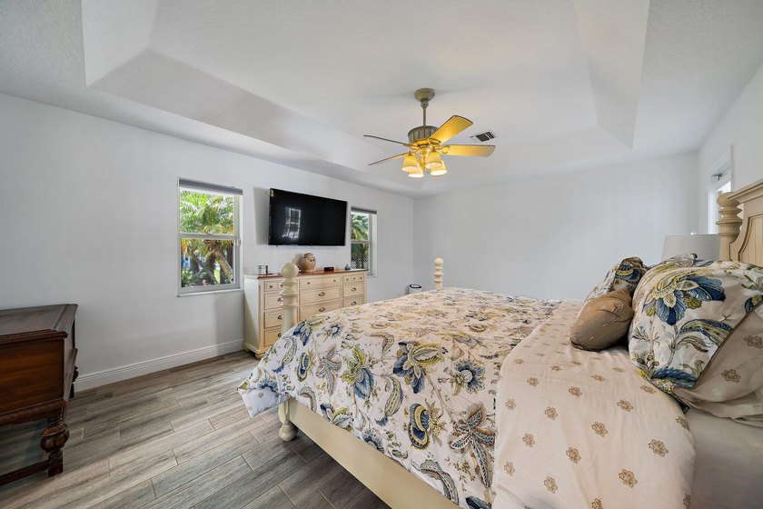 Short sale addendum must be included on all offers. 3 bedroom, 2 - photo 16