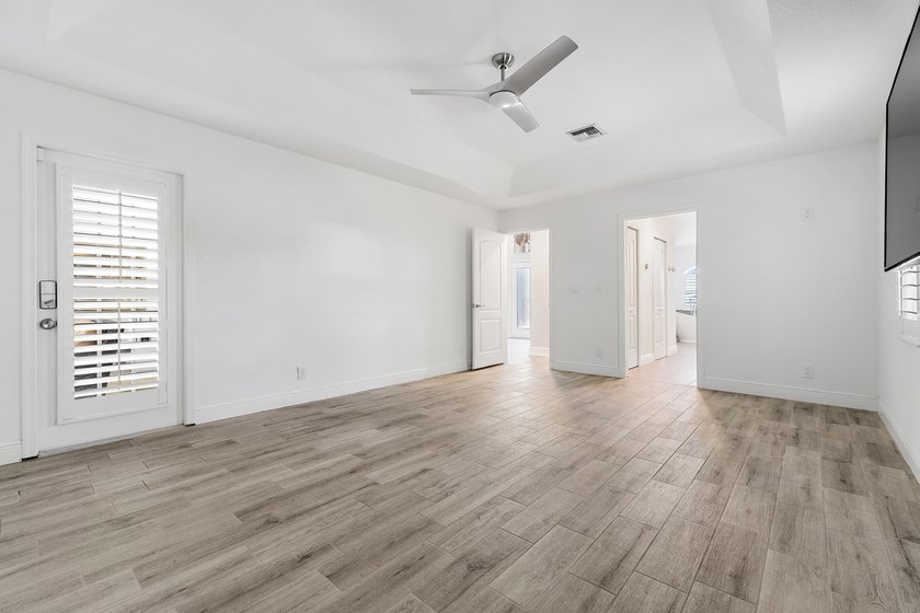 Short sale addendum must be included on all offers. 3 bedroom, 2 - photo 18