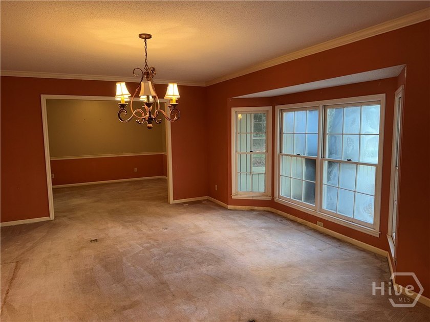 Very spacious and terrific floor plan at the Landings needing - photo 17