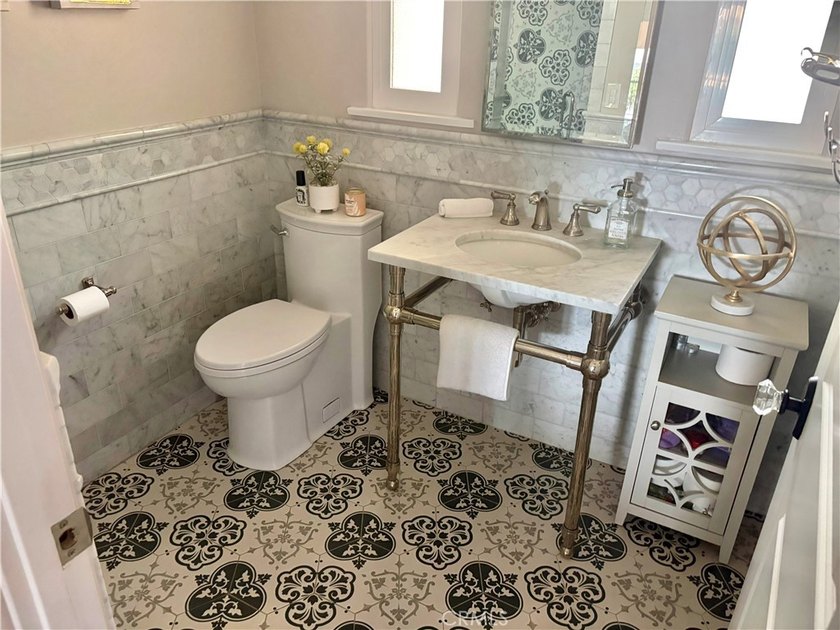 Beautifully updated 3-bedroom, 3-bath home offering 1,926 square - photo 17