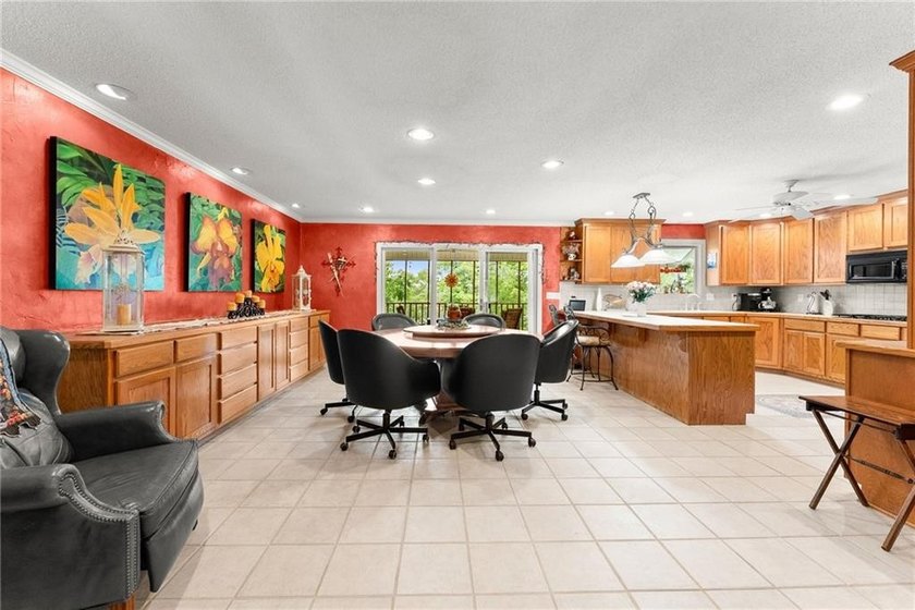 Beautiful Lake Lanier home in sought after Northlake - photo 8